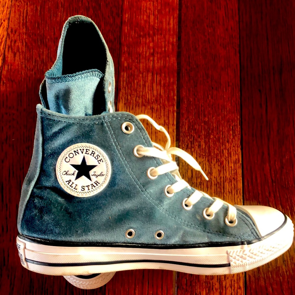 Converse Chuck Taylor Hi-tops
